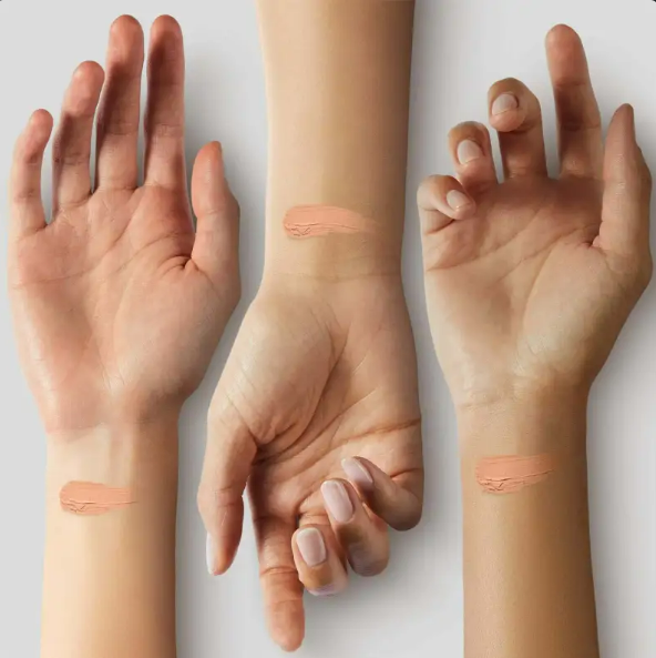 Estime Changing Moisturizing Concealer Foundation